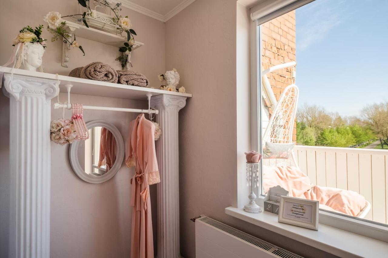 Vintage Lounge Studio With Sea View In Liepāja Exteriör bild