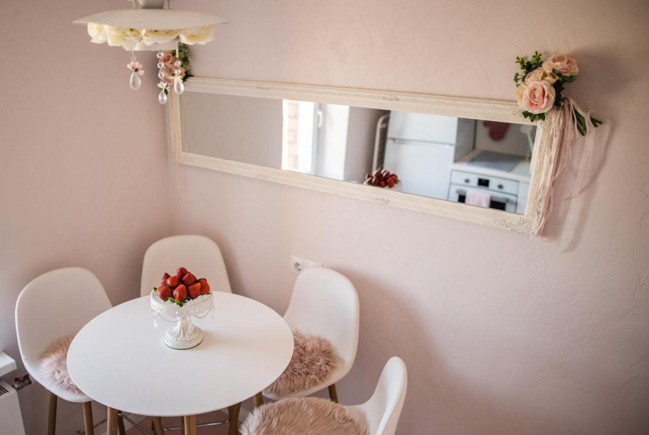 Vintage Lounge Studio With Sea View In Liepāja Exteriör bild